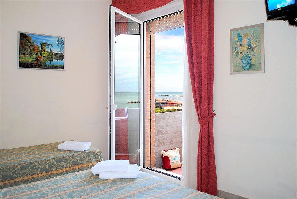 Hotel Marina Beach - Azzurro Club Ravenna Eksteriør billede