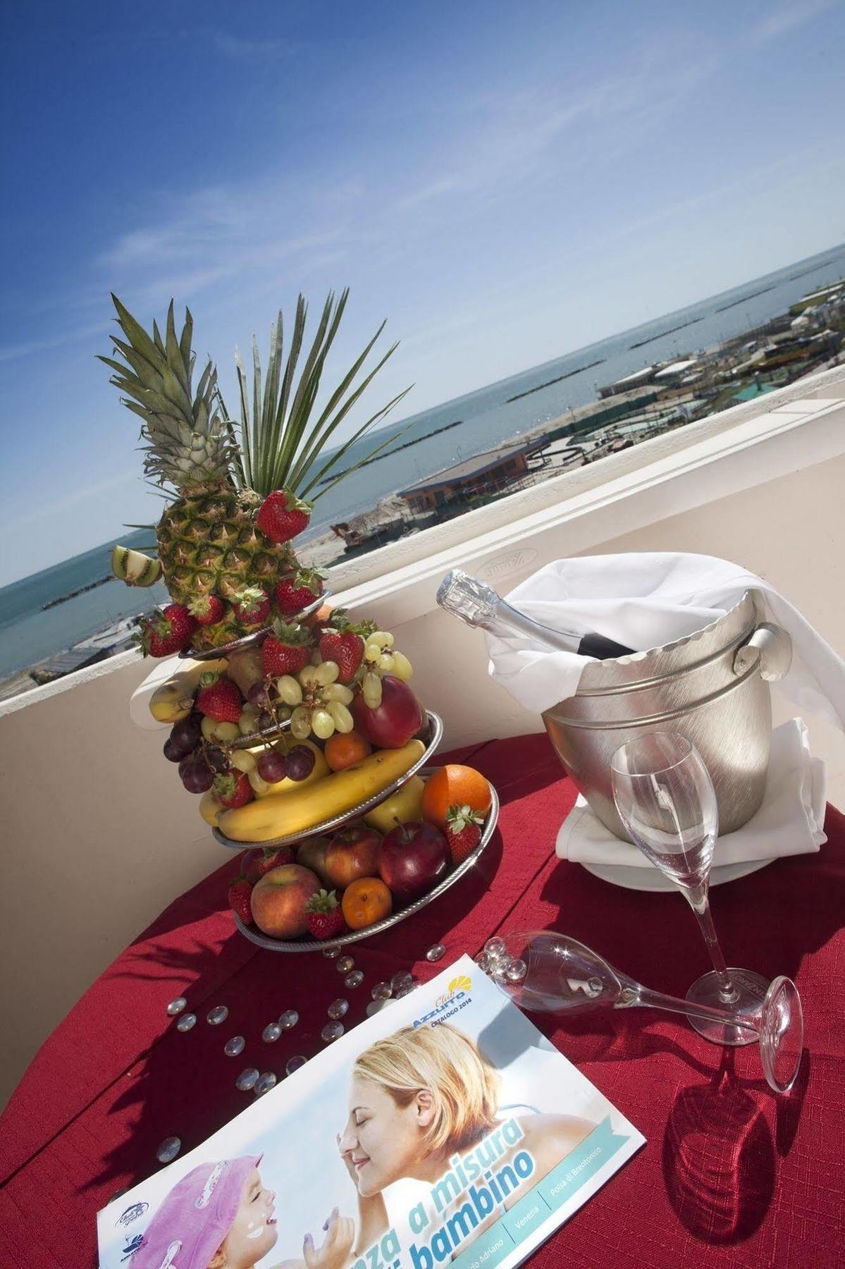 Hotel Marina Beach - Azzurro Club Ravenna Eksteriør billede