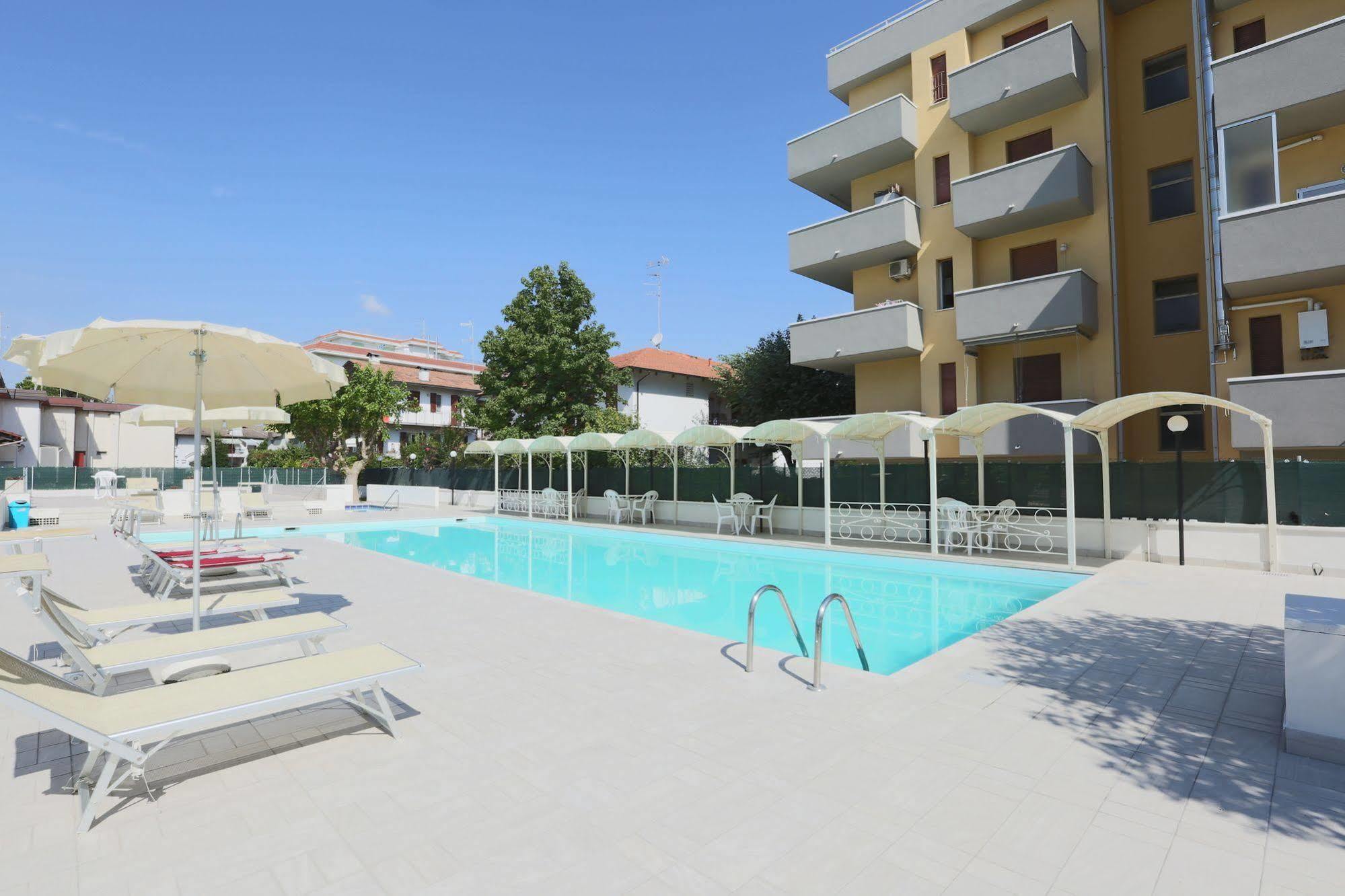 Hotel Marina Beach - Azzurro Club Ravenna Eksteriør billede