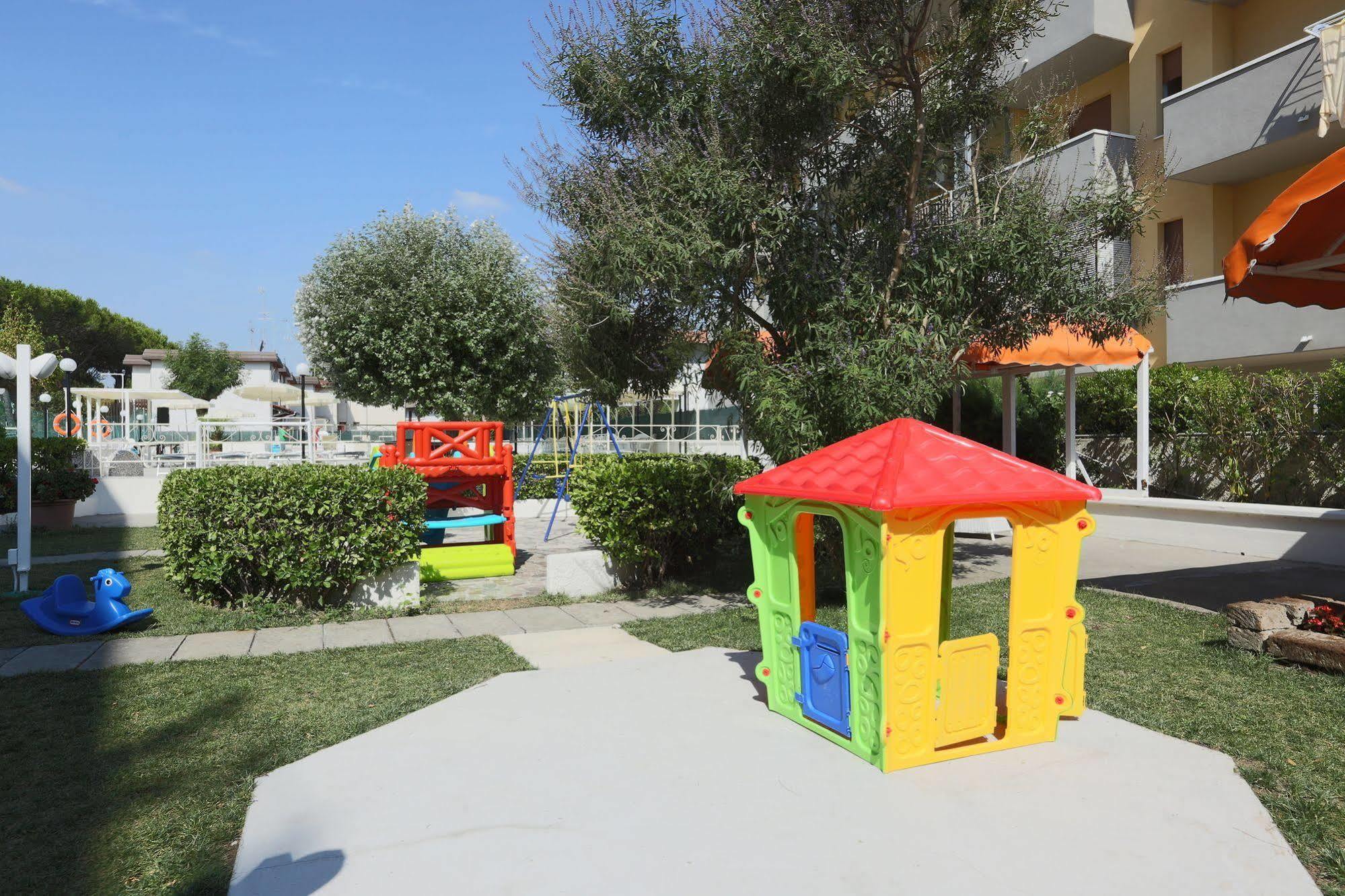 Hotel Marina Beach - Azzurro Club Ravenna Eksteriør billede