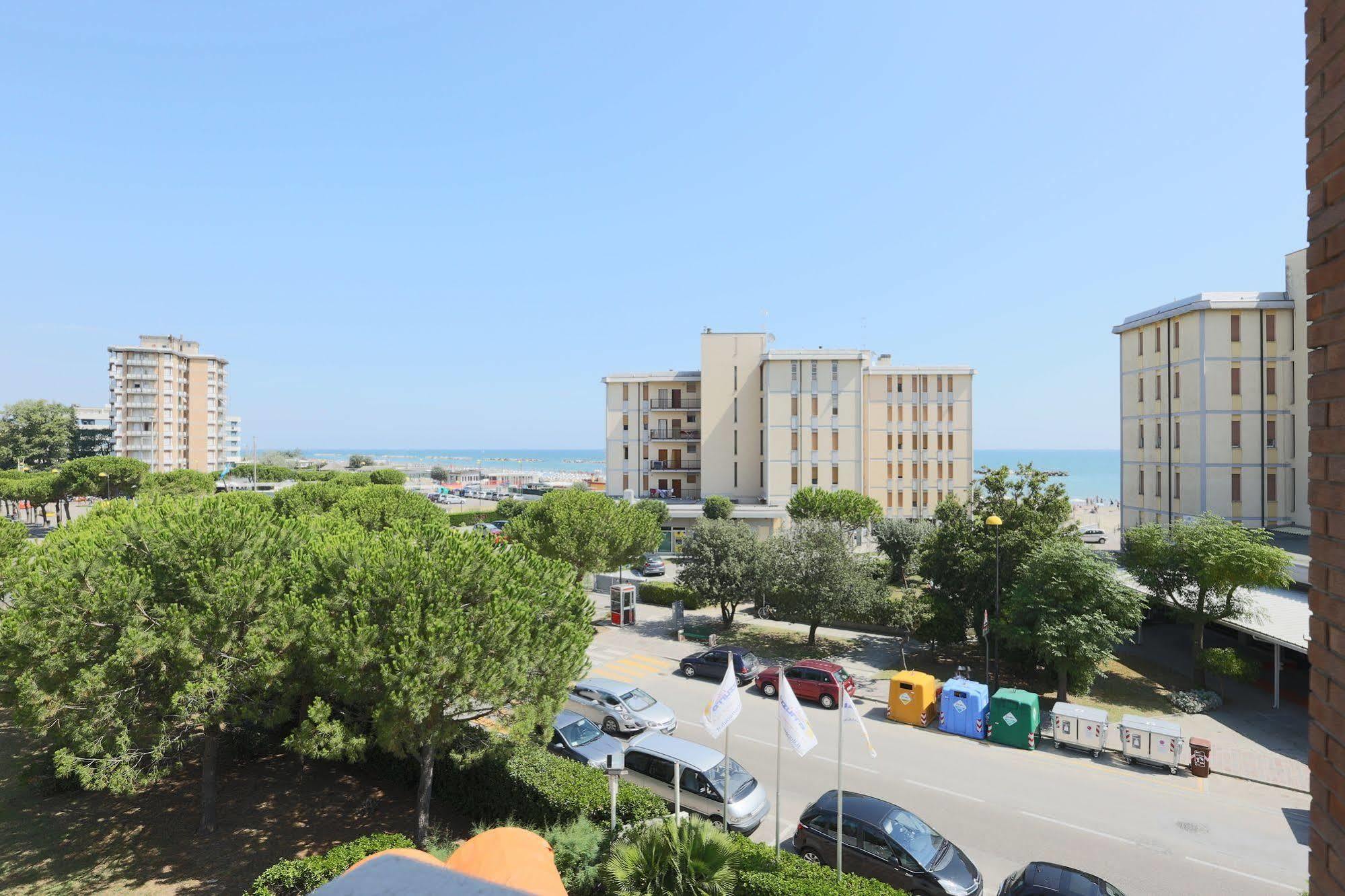 Hotel Marina Beach - Azzurro Club Ravenna Eksteriør billede